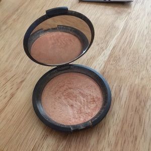 Becca Champagne Pop